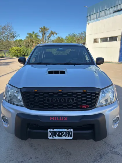 Toyota Hilux Pick-up 3.0 Cd Srv Cuero I 171cv 4x2