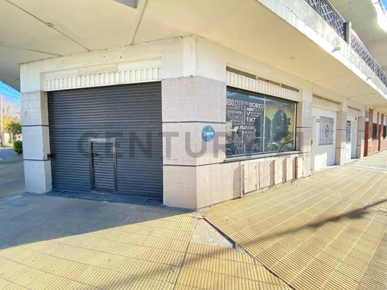 Local En Esquina  35 M² En Ramos Mejía