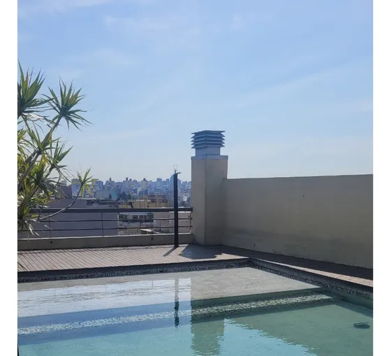Alquiler Amplio Monoambiente Con Balcon. Apto Profesional