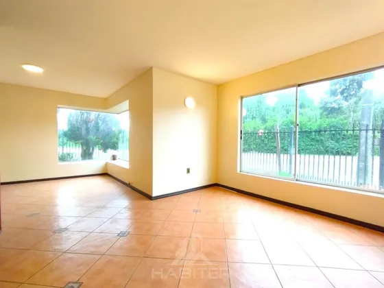 Casa En Venta De 6 Dorm. En Temuco