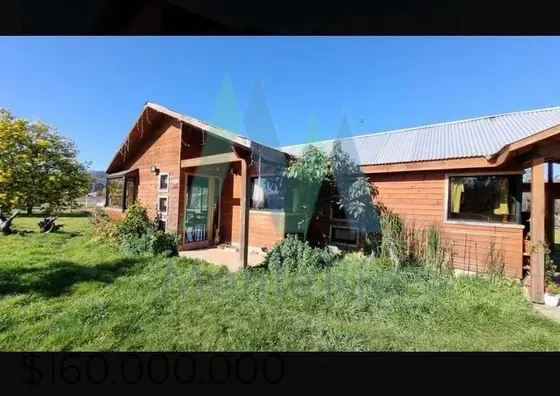 Casa En Venta De 3 Dorm. En Lanco