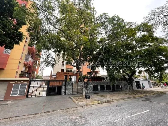 Venta Espectacular Apartamento Moderno En Edificio Ubicado En El Triangulo Del Este Barquisimeto !& Profesional Inmobiliario Mehilyn Perez !&