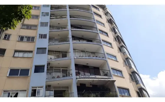 Alquiler Apartamento Urb. La Carlota