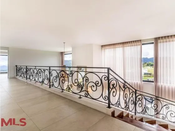 Venta De Casa De Lujo En El Oriente Antioqueño(mls#240486)