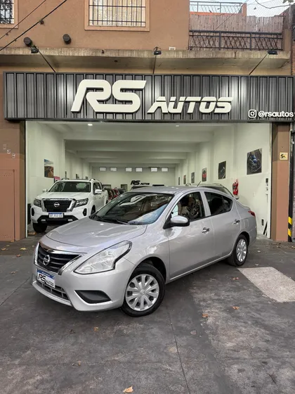 Nissan Versa 1.6 Sense Mt