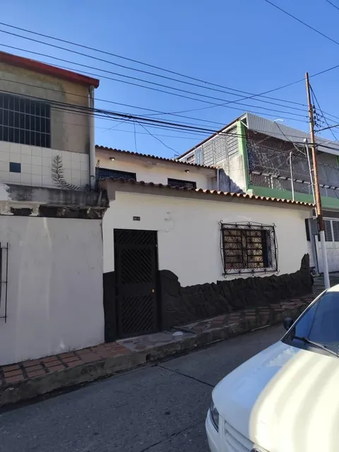 Yep. Vende Casa En El Sector La Pastora, Calle Arismendi, Casco Central De Valencia ( Solo Clientes)