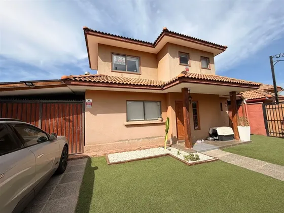 Linda, Cómoda Y Amplia Casa En Venta De 3d3b1e En La Cruz