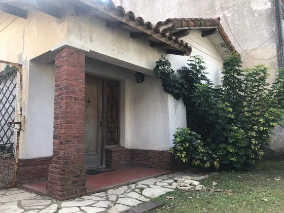 Casa - 3 Amb Permuta - A Credito - Hurlingham (zº Iglesia)