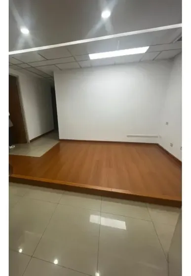 Alquilo Oficina 75m2 El Rosal 2871