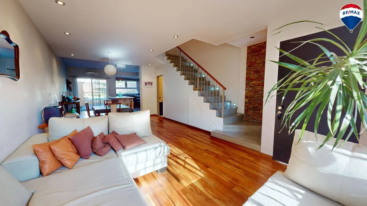  PH for Sale – 4 Rooms, Pool and Barbecue Area, Quilmes