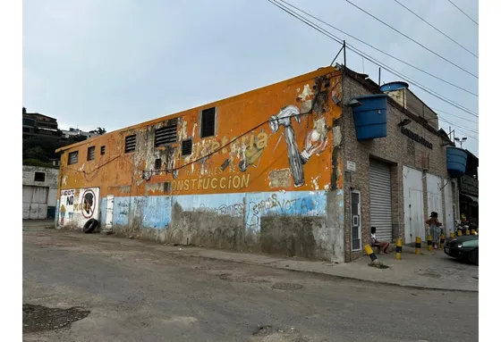 Se Vende Local Comercial 440m²  Catia La Mar
