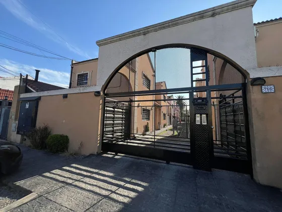 Ph De 3 Ambientes Venta En Mentruyt  766  (lomas De Zamora)