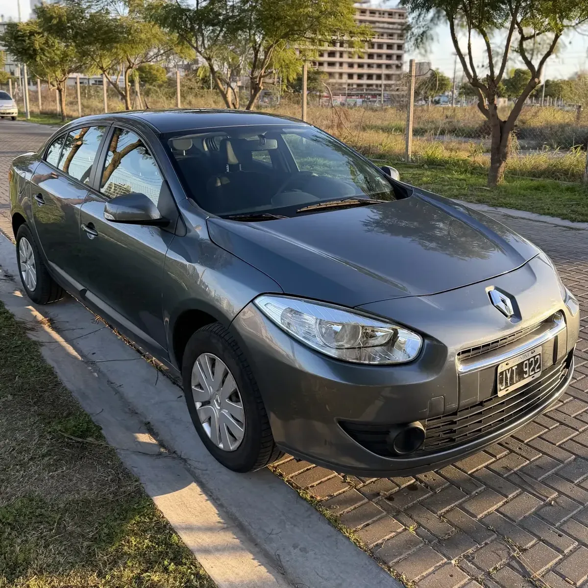 Renault Fluence 1.6 Confort 110 hp