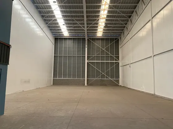 Arriendo Bodega De 464m2 En Colina