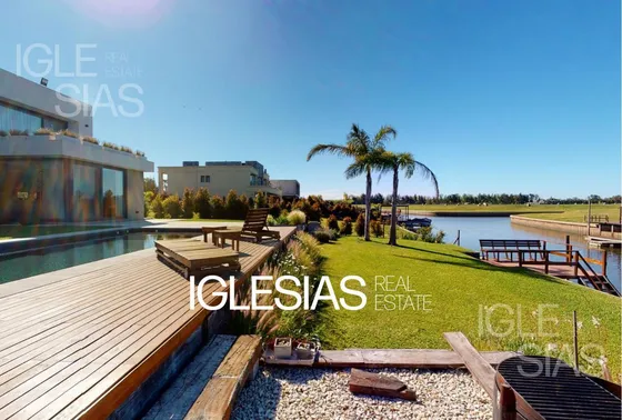 Casa En Venta Al Río 3 Dormitorios En El Yacht, Nordelta