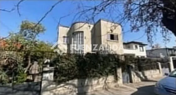 Casa En Venta De 7 Dorm. En Ñuñoa