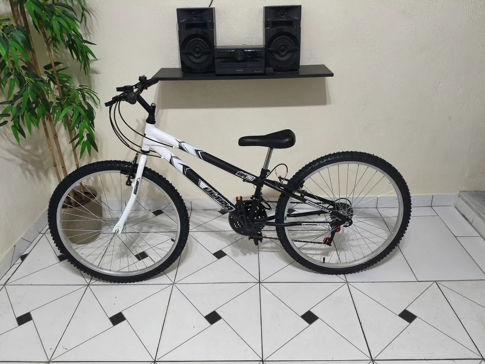 Bicicleta Urbana Rebaixada Aro 26 Ultra Bikes Bicolor 18 Marchas