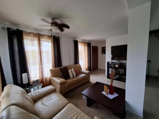 Vende  Casa En Conjunto Residencial Villa La Josefina San Diego Pueblo De San Diego Cod 280104