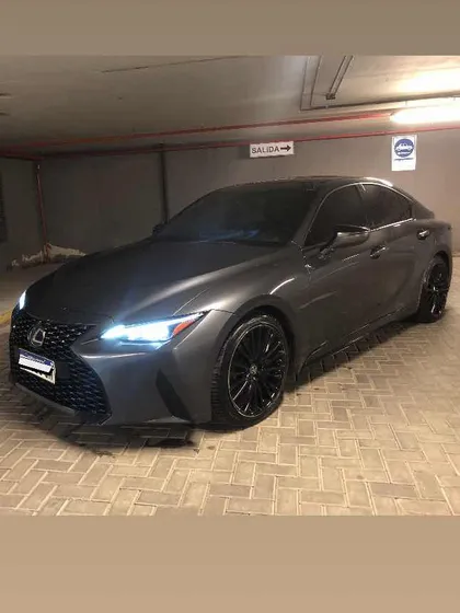 Lexus Is 300h Luxury