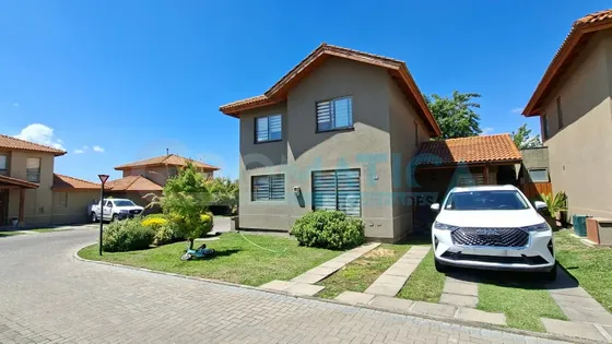 Arriendo Casa Condominio La Viña, Machalí