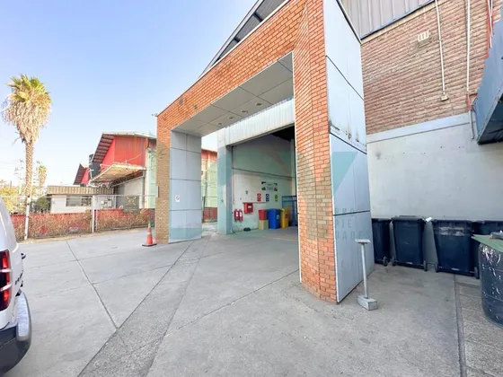 Bodega Para Producción En Macul 1947m2 Cerca Metro C. Valdov