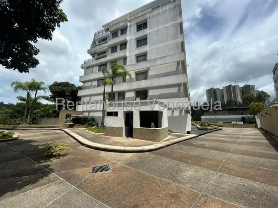 Apartamento Piso Bajo 120m², 2h, 3b, 2p, Mls #25-23934 En Venta En Los Samanes, Estupendo Apto Con Buena Ventilación E Iluminación Natural, Excelentes Áreas Sociales / Isabel Gómez