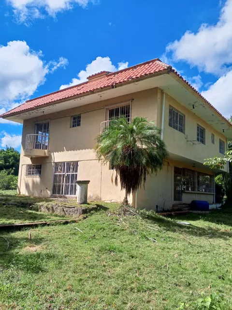 Te Vendo Excelente Finca En El 26 De La Carretera De Yamasa.