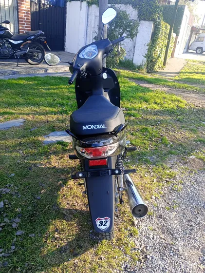 Mondial Max 110 Base, Primer Titular, Color Negro. Casi 0km.