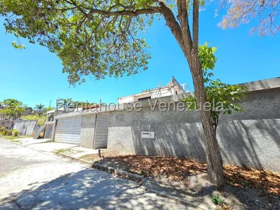 Casa En Obra Gris En El Cafetal- Esta Propiedad Permite Personalizar Y Adaptar Los Espacios Según Las Necesidades Del Nuevo Propietario-mls #25-20587 Vanessa Sayago