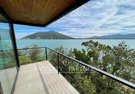 Exclusiva Casa Con Vista Panorámica Al Lago Colbún