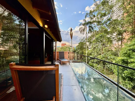 Casa En Venta En Poblado - El Campestre. Cod V12881