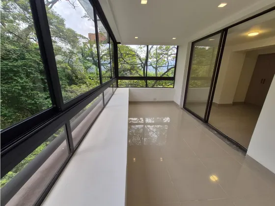 Venta Amplio Apartamento En El Poblado Con Terraza