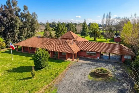 Hermosa Casa De Campo En Terreno De 5.421 M2