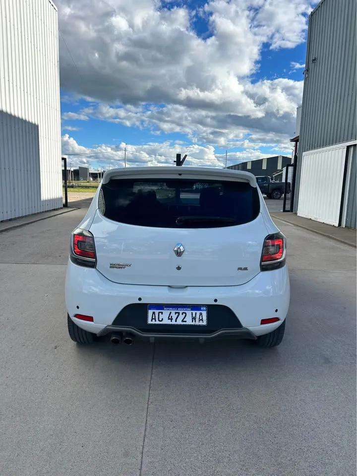 Renault Sandero 2.0 Rs 145cv567243827892736003