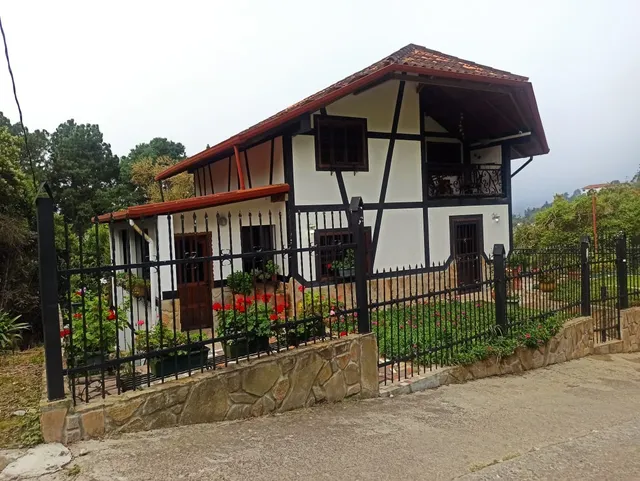Propiedad En Venta  -  Las  Colonia Tovar