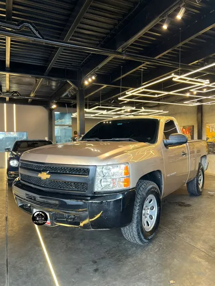 Chevrolet Silverado Ls