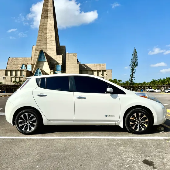 Nissan Leaf Americano