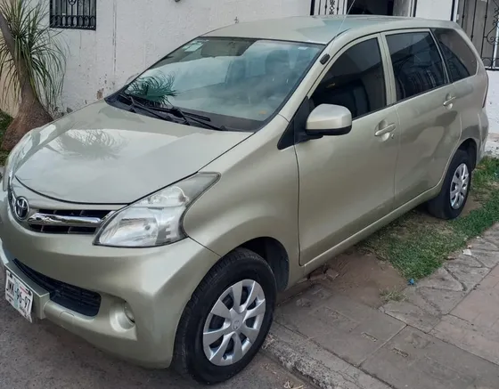 Toyota Avanza 1.5 Premium Automática