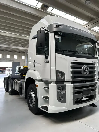 Volkswagen Constellation 25.360 Vtronic