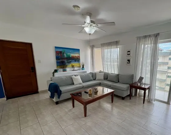 Apartamento En Venta Cerca De La Zona Colonial Y Del Río Ozama, Disponible Amueb