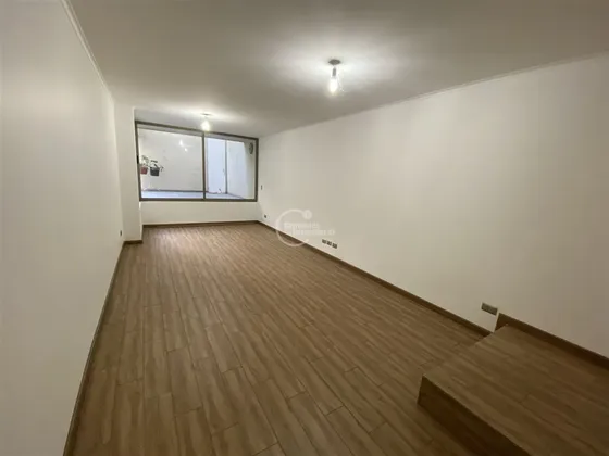Departamento En Venta De 3 Dorm. En Santiago