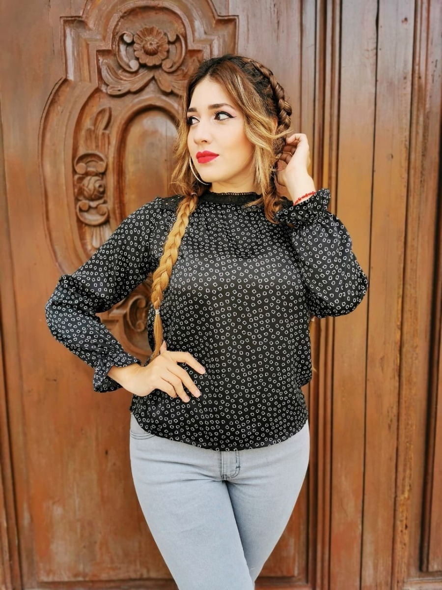 Blusa De Satín Importado Y Crochet | Mercado Libre