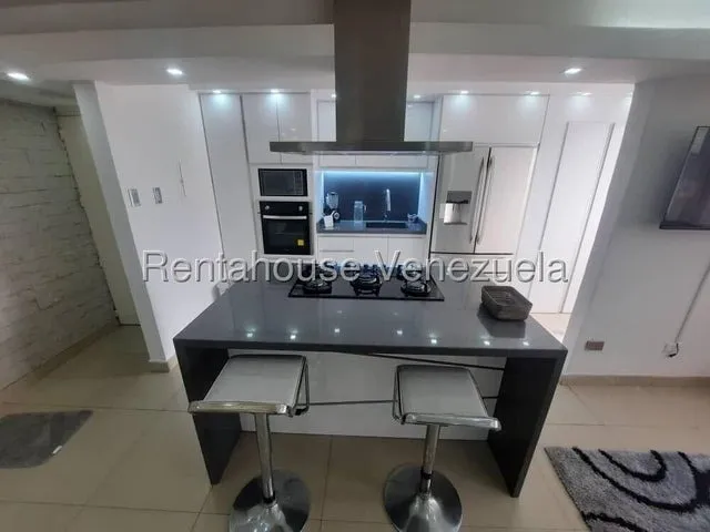 Ana Torres. Apartamento En Venta 25-22607 En La Candelaria