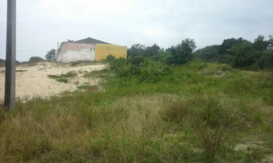 Terreno De 398mts Com Escritura,  800mts Da Praia. Aceito Propostas...