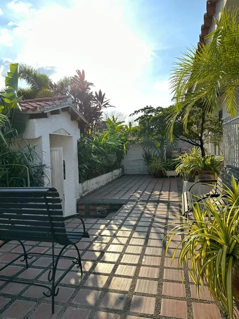 Venta De Impecable Casa En Trigal Norte Valencia Calle Cerrada