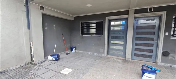 Venta De Departamento 2 Amb C/cochera En Caseros, Tres De Fe
