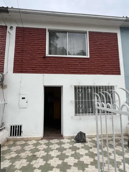 Se Vende Casa De 2d/1b - Cerro Navia