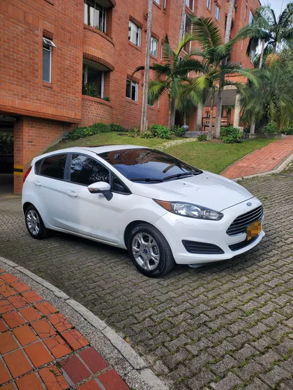 Ford Fiesta 1.6 Hatchback Se