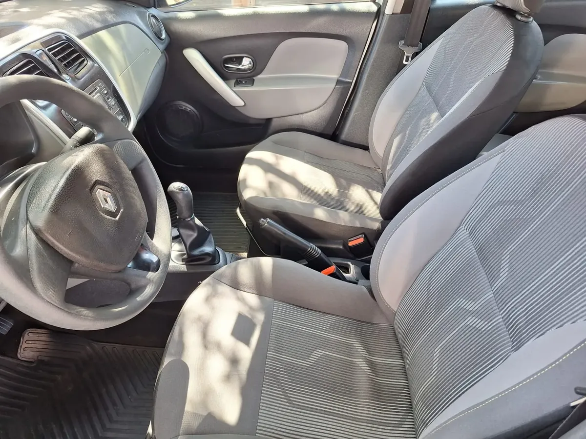 Renault Logan 2016 1.0 16v Expression Hi-flex 4p — foto 10