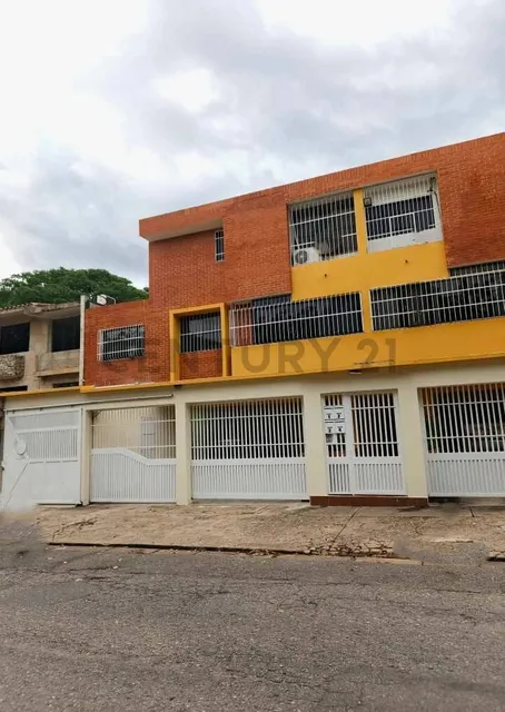 Apartoquinta En Venta, Trigal Norte